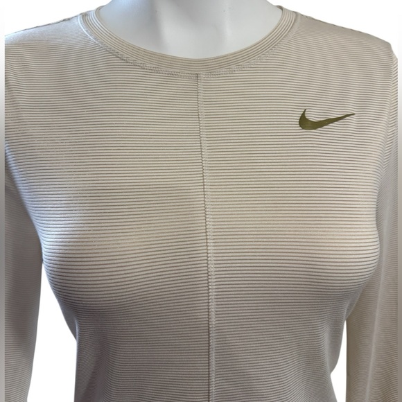 Nike Women's Dri-FIT Top Swift UV Long-Sleeve Running, Sz S - Picture 3 of 9